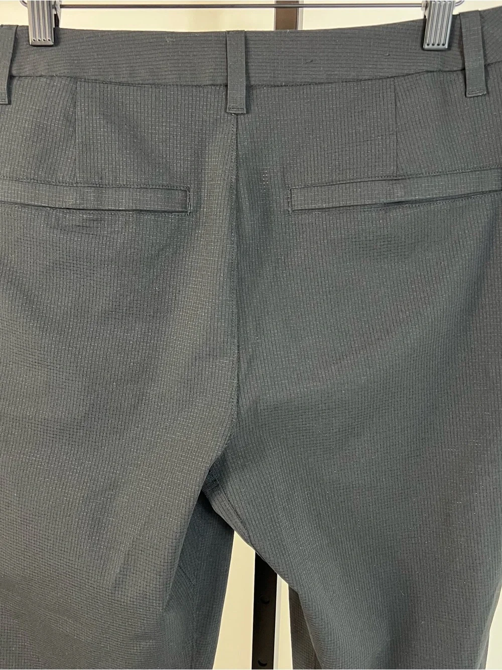 Lululemon Commission Mens Black Grid Pattern Classic Slim Fit Casual Trousers 32